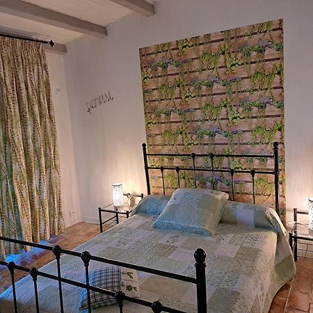 Lou Pin Dou Papet Bed & Breakfast Roquevaire Luaran gambar