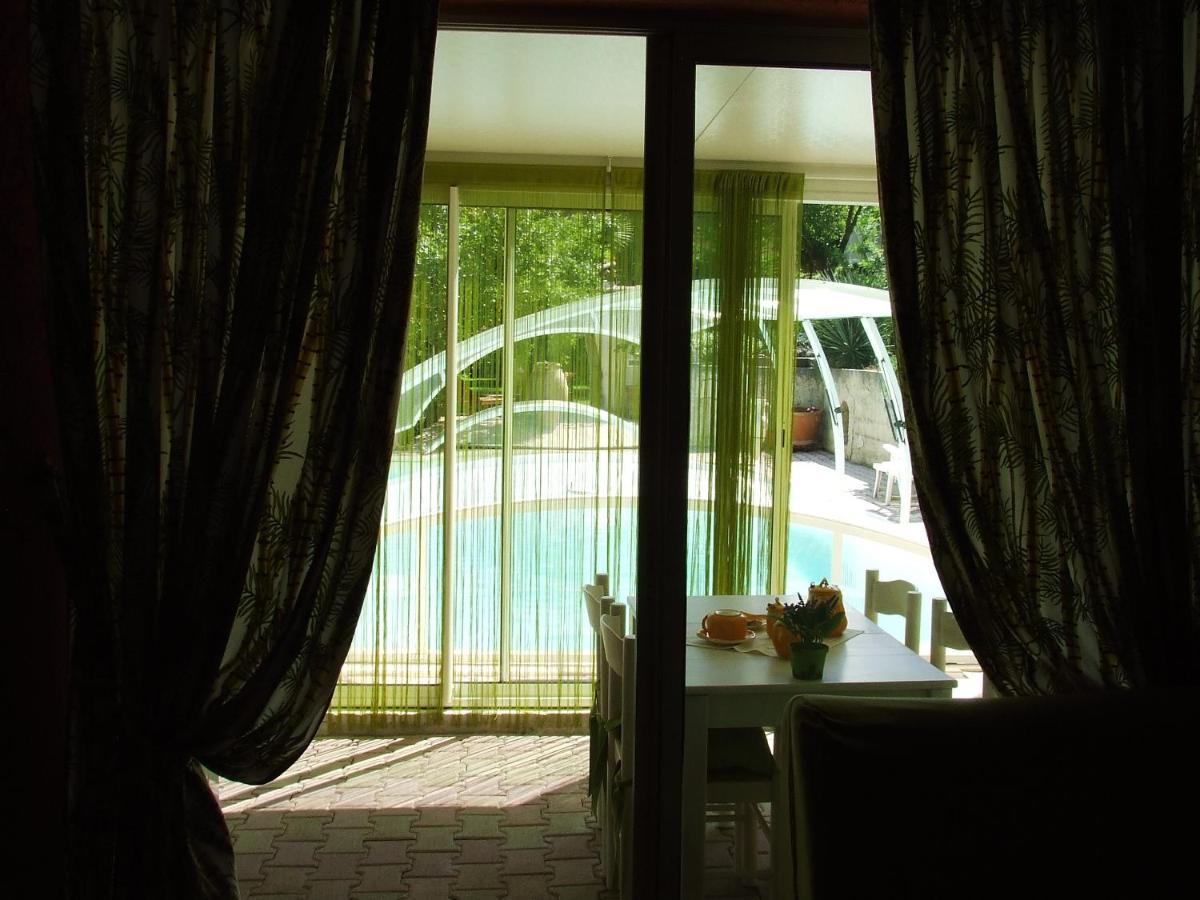 Lou Pin Dou Papet Bed & Breakfast Roquevaire Bilik gambar
