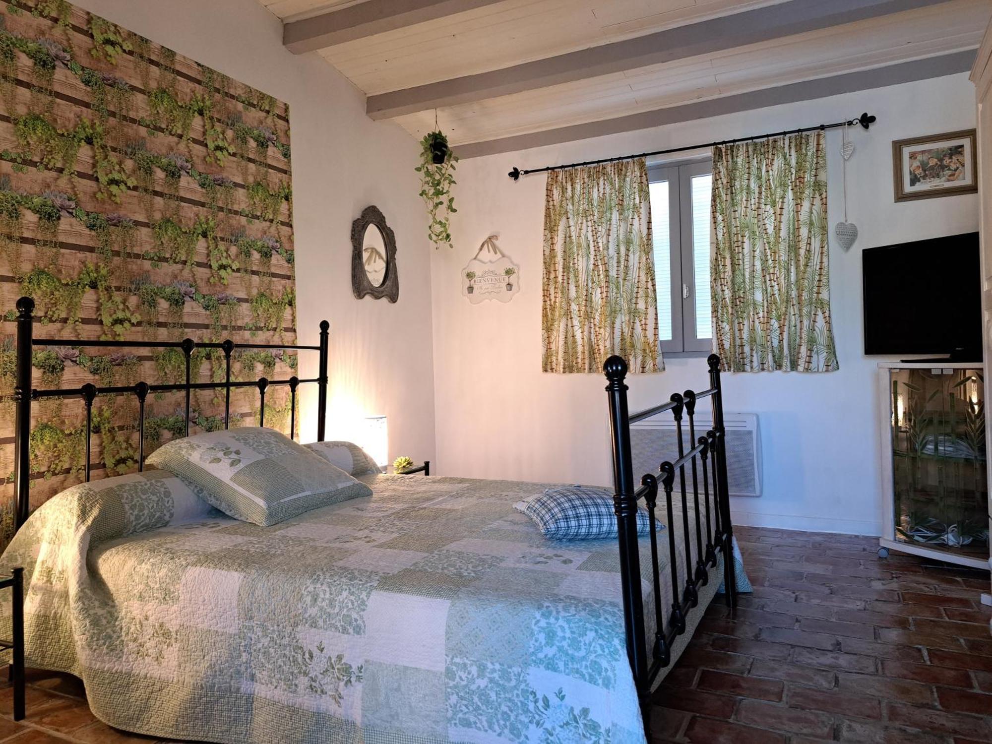Lou Pin Dou Papet Bed & Breakfast Roquevaire Bilik gambar